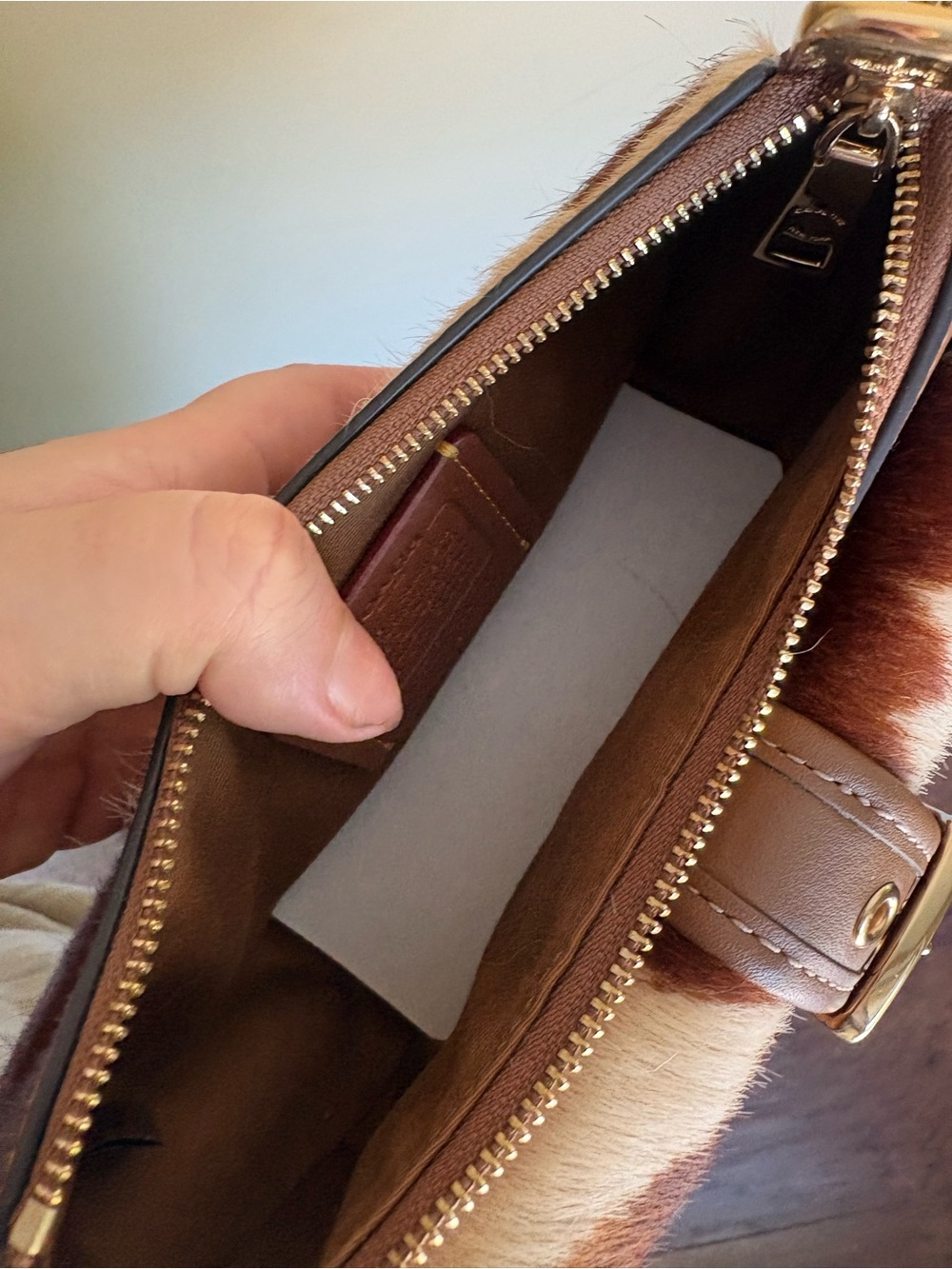 Coach Brown and Cream Cowhide Mini Shoulder Bag with Buckle Mini Ashton NEW - Picture 2 of 3